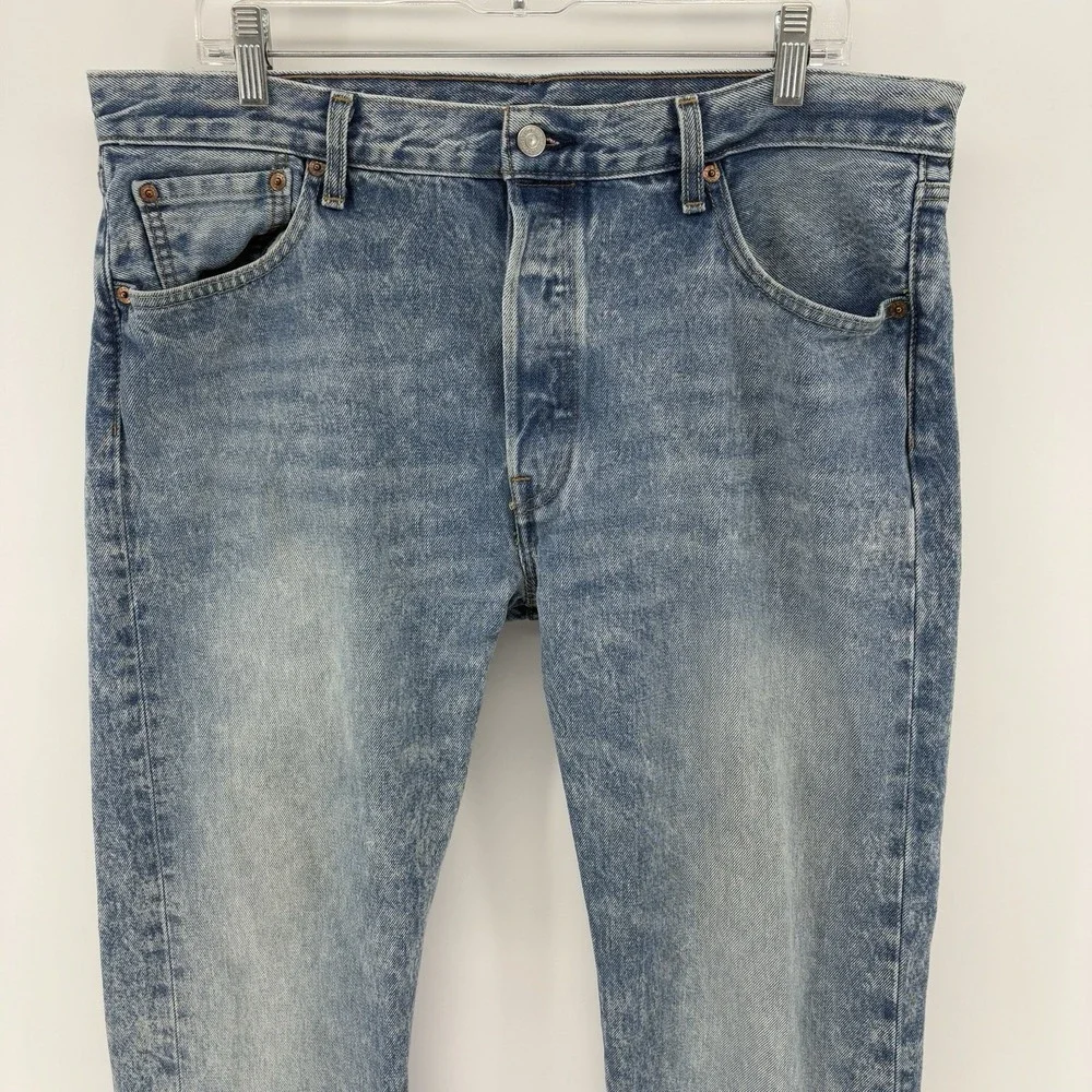 Levi's 502 Regular Taper Jeans Men 36x32 Light Faded Stonewash Button Fly